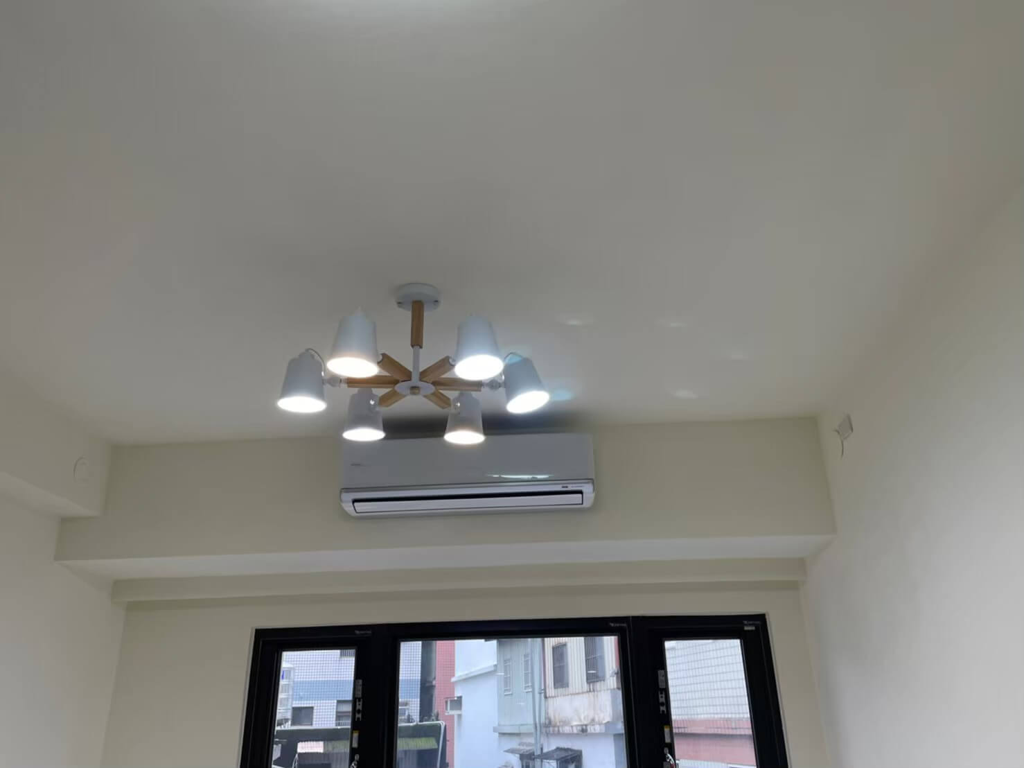 藍天鵝燈飾工廠北歐風燈具安裝實例